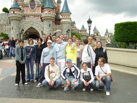 Toute la Ckique qui se déplace a Euro Disney...